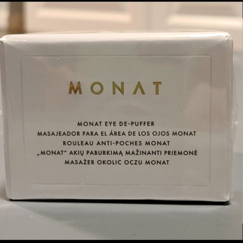 Monat Eye De-Puffer